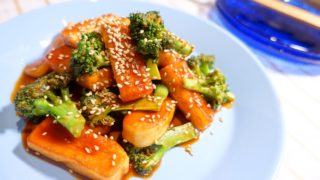 はんぺんいいぞ!食感が楽しい「はんぺんとブロッコリーの韓国風炒め」